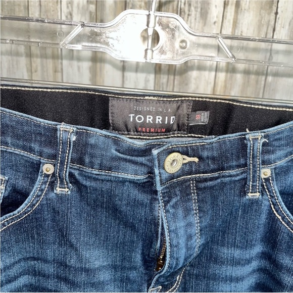 Torrid Sky High Skinny Denim Shorts - Picture 4 of 5